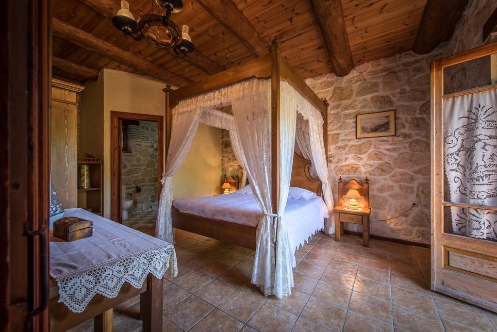 Maison d'hôtes Ktima Kourou à Plános Chambre photo