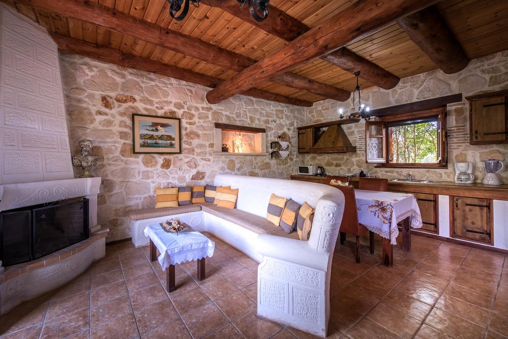 Maison d'hôtes Ktima Kourou à Plános Chambre photo