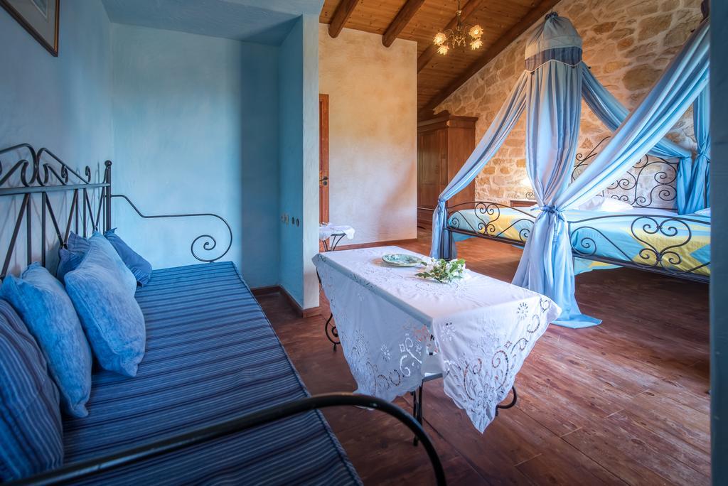 Maison d'hôtes Ktima Kourou à Plános Chambre photo