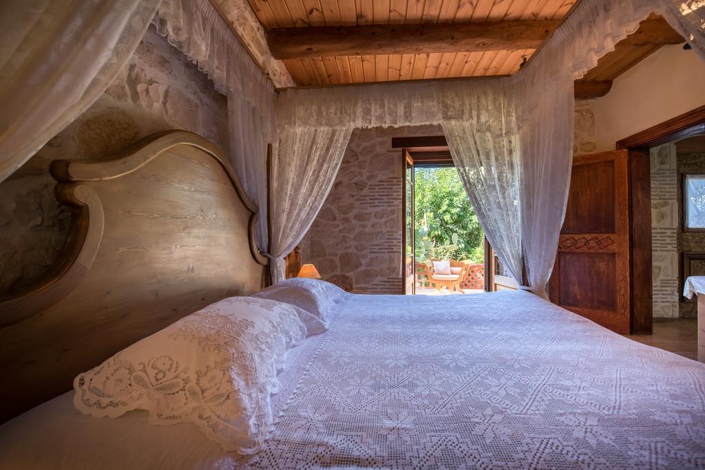 Maison d'hôtes Ktima Kourou à Plános Chambre photo